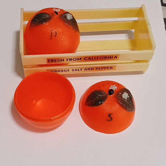 Vintage California Oranges Crate Salt and Pepper Shaker Set - Picture 4 of 5